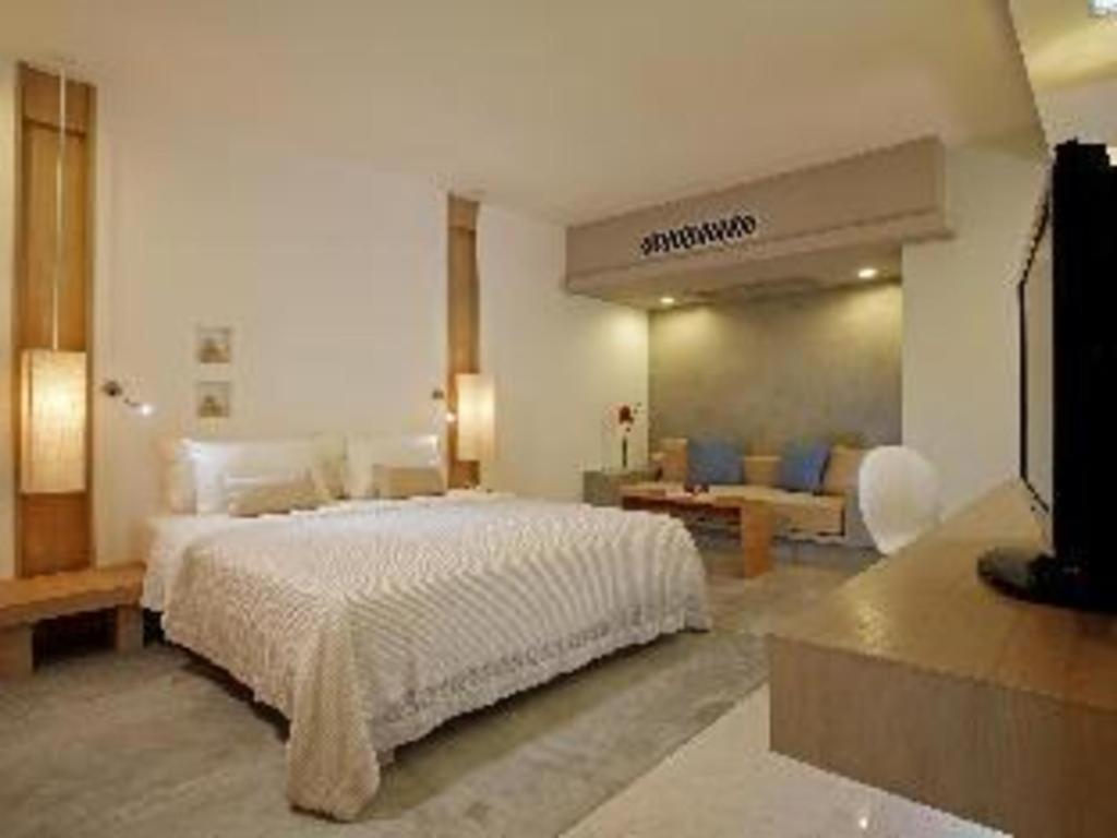 فندق Ramada By Wyndham Phuket Southsea Karon المظهر الخارجي الصورة
