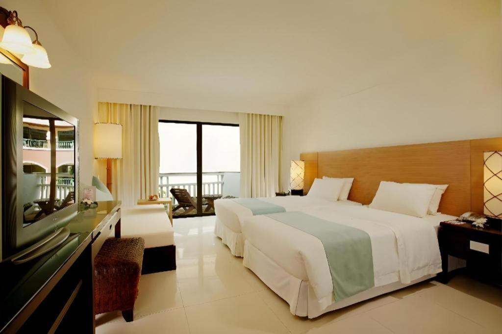 فندق Ramada By Wyndham Phuket Southsea Karon المظهر الخارجي الصورة