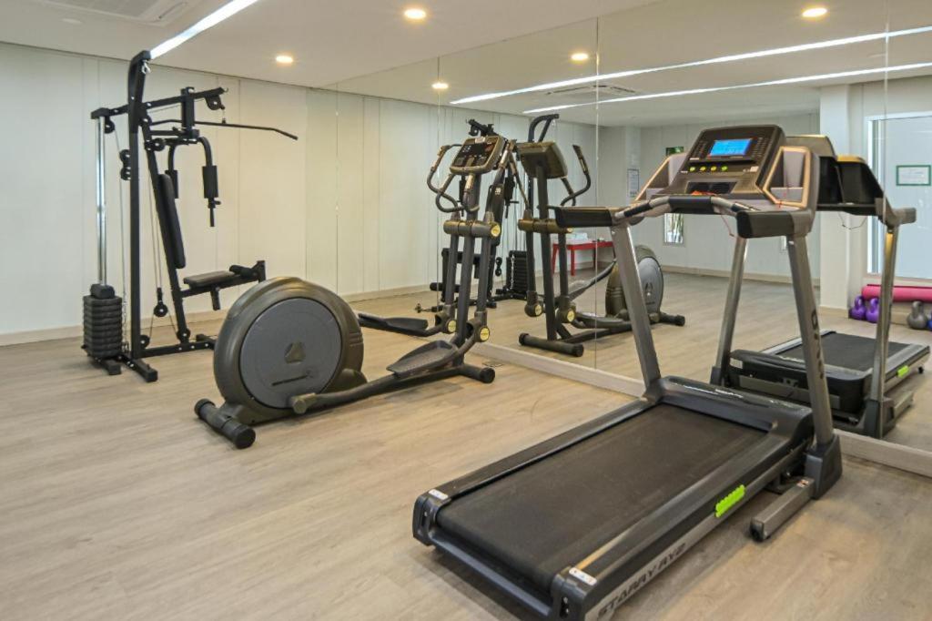 فندق Ramada By Wyndham Phuket Southsea Karon المظهر الخارجي الصورة